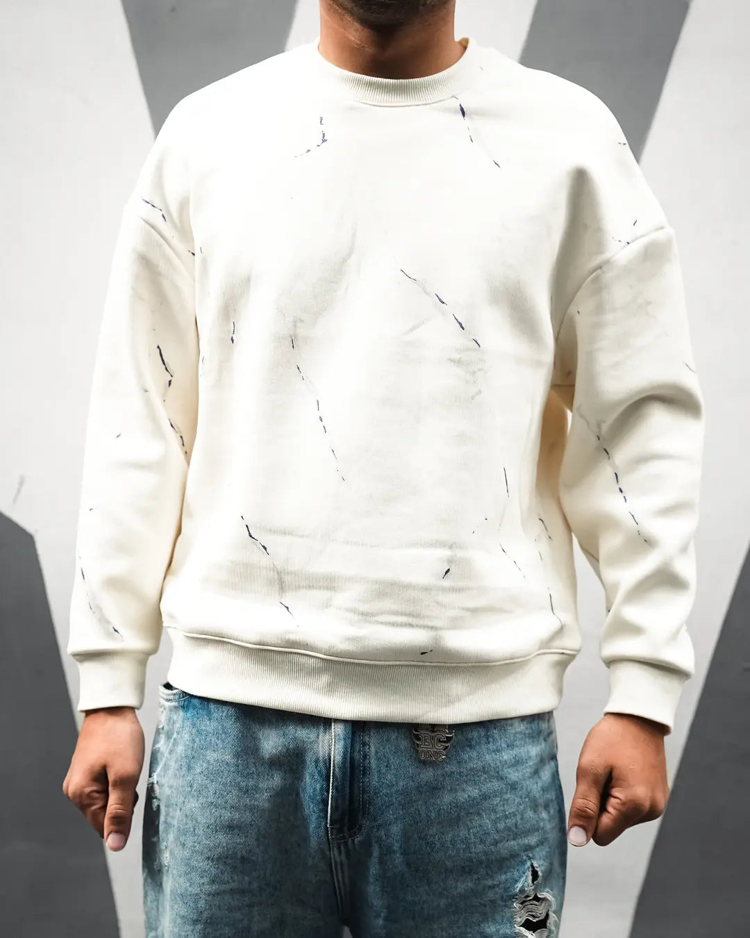 Creamyse Off White Sweatshirt - Unseen Fit